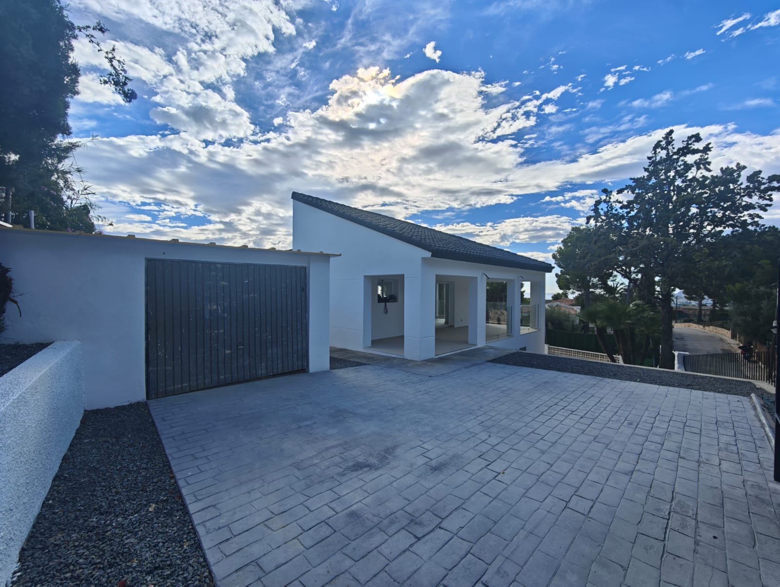 ba74f591-3d27-4497-bf4c-d69f5d351955