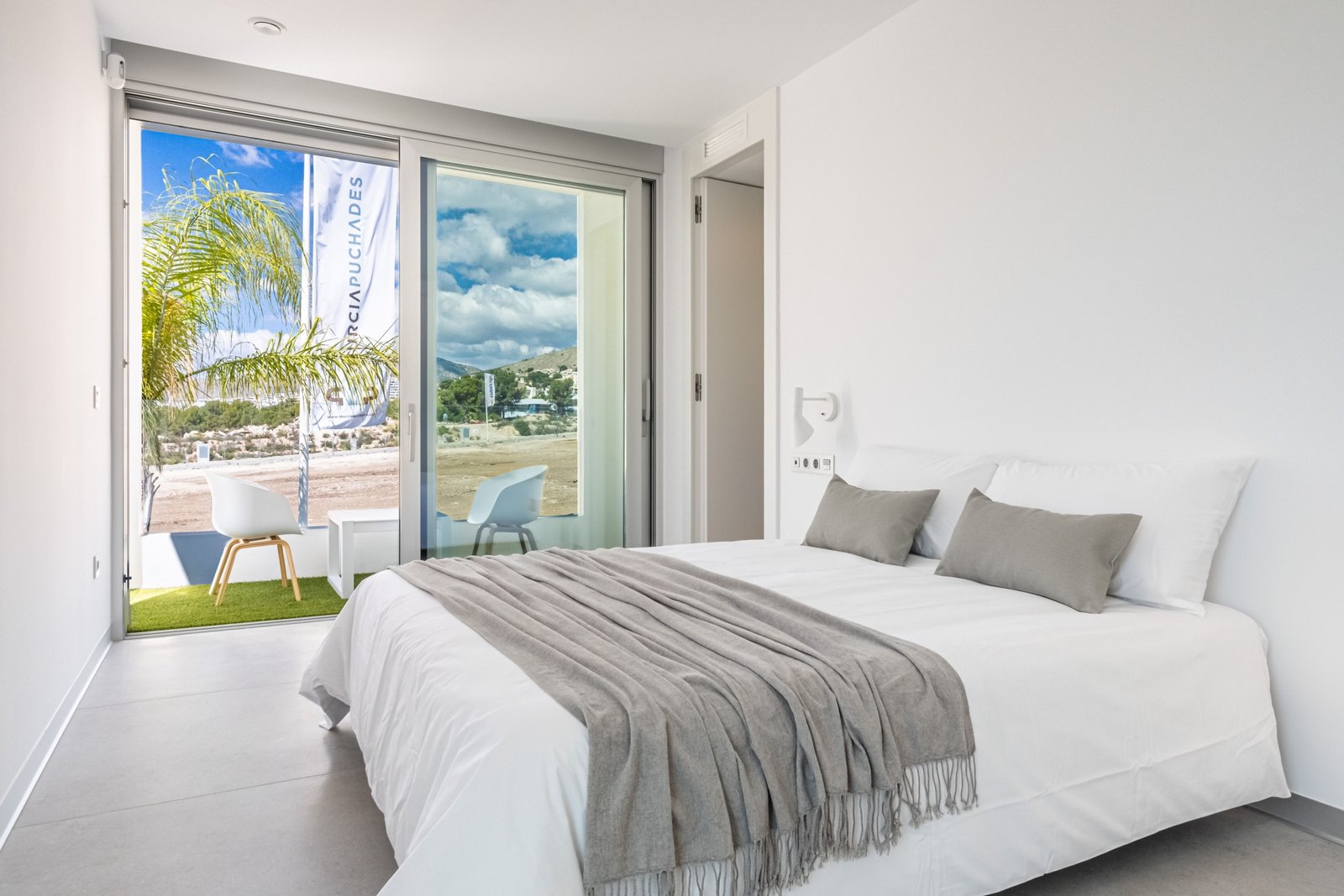 FOTO DORMITORIO 2 Y TERRAZA (1)