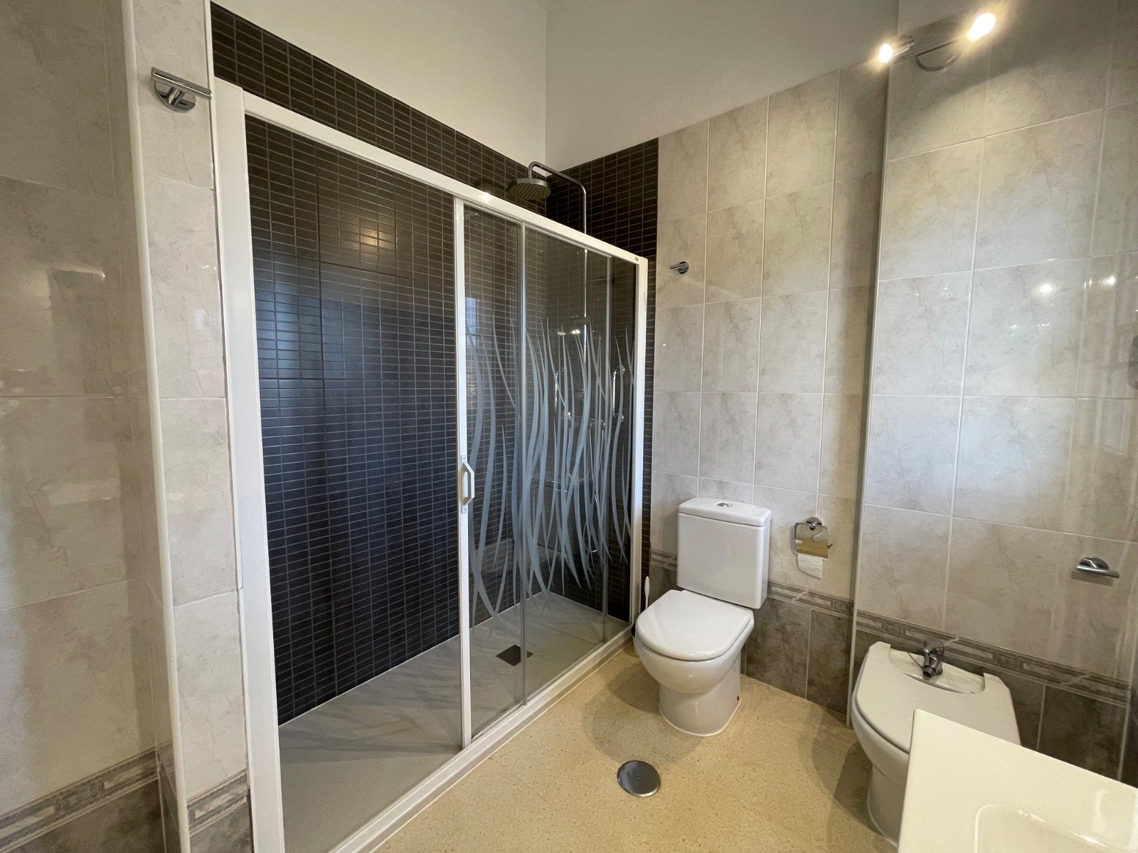 822c451a-95f5-444f-a64d-505e00609373