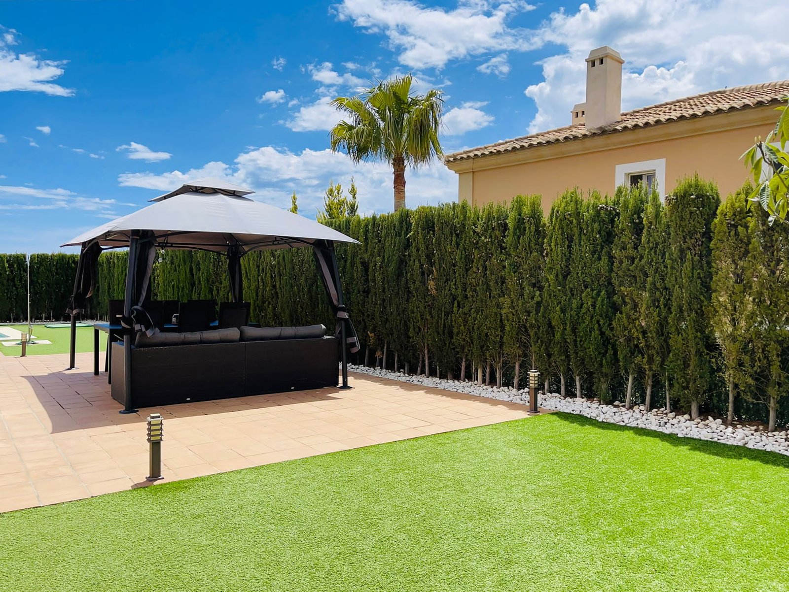 8e94ac97-14e9-46ff-82f5-379d12b45bc6