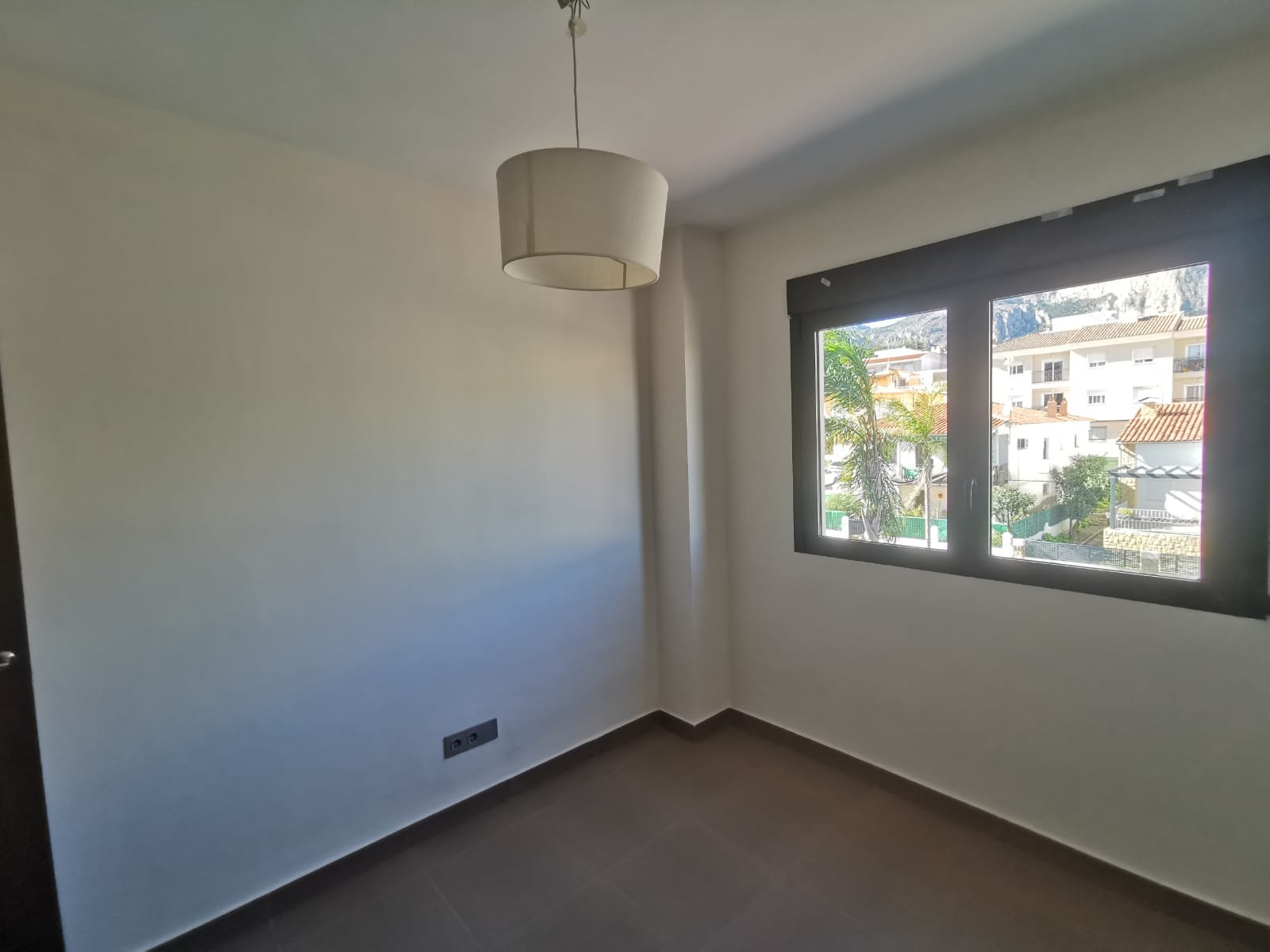 ab987fc7-2550-4cbf-8445-513905e1a0fa